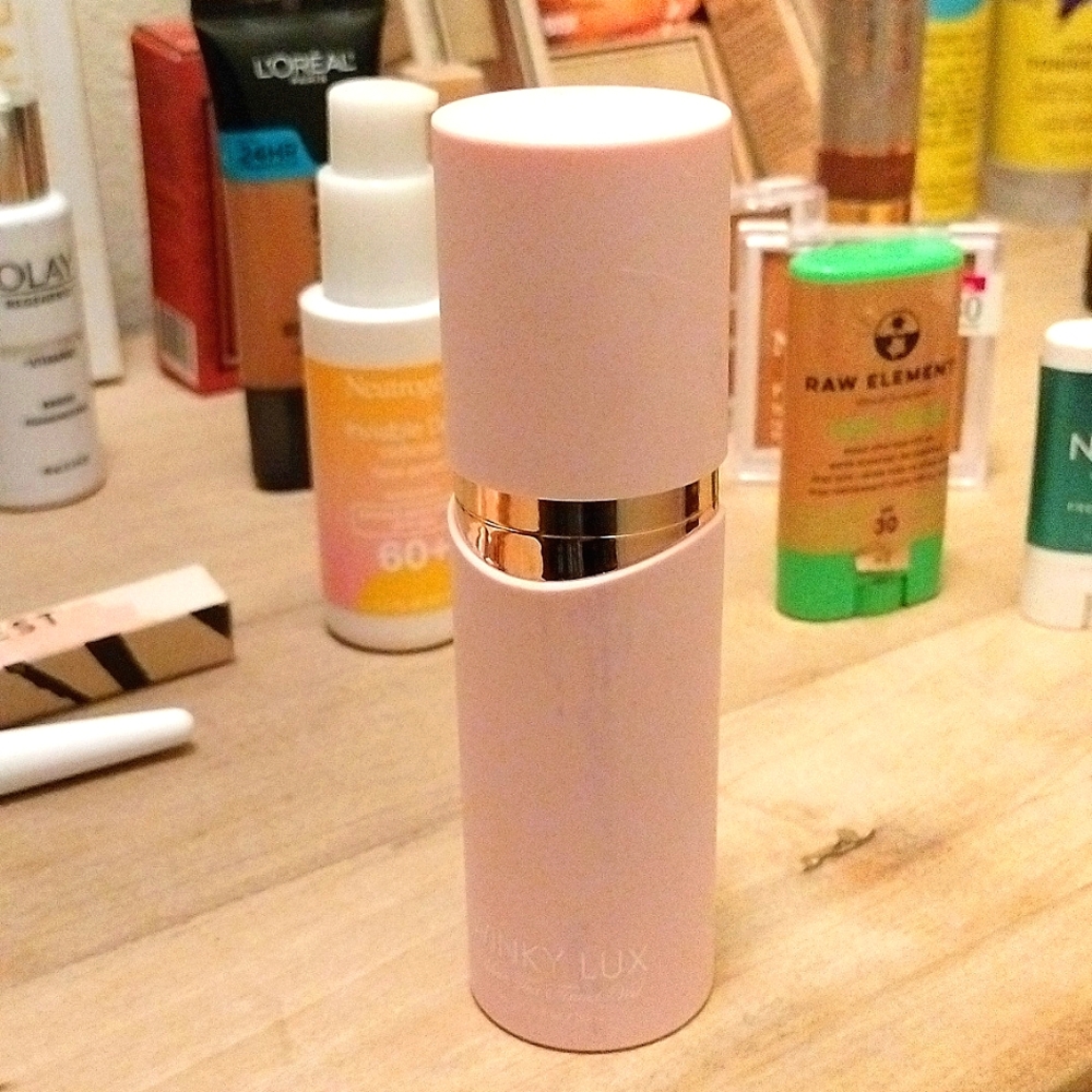Winky lux face make up